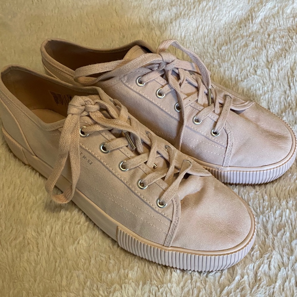 Soft Pink Platform Tennis Shoes